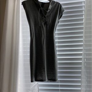 A bodyfit gray dress